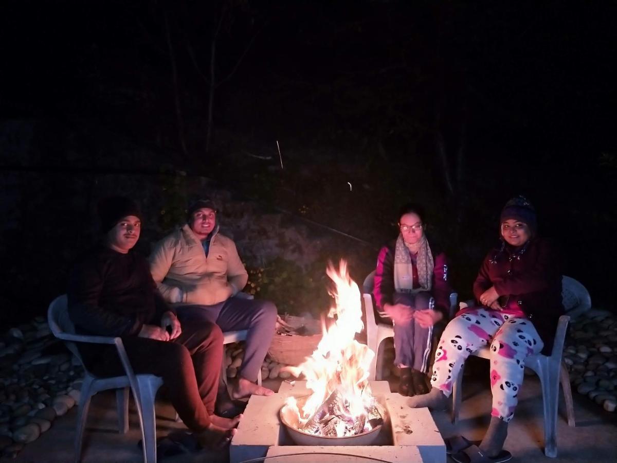 Neha Homestay Shimla Eksteriør billede